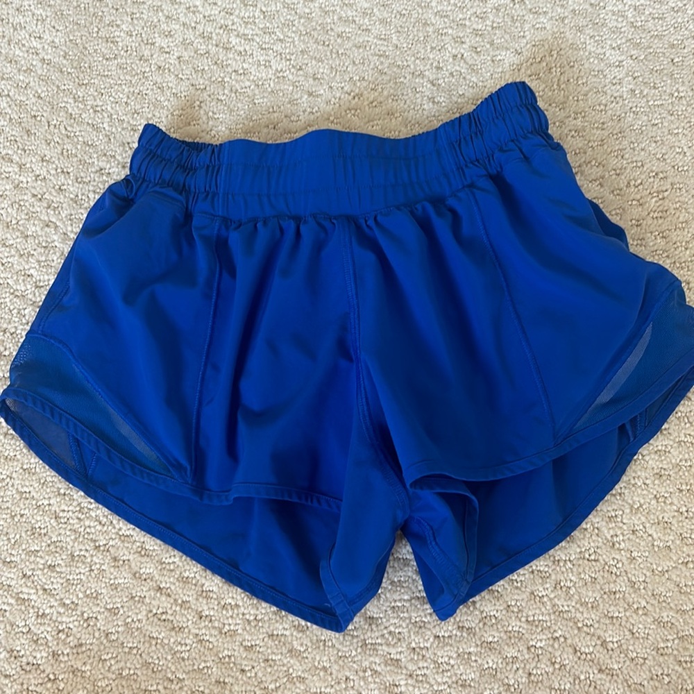 Blue Lululemon hotty hot shorts 2.5”